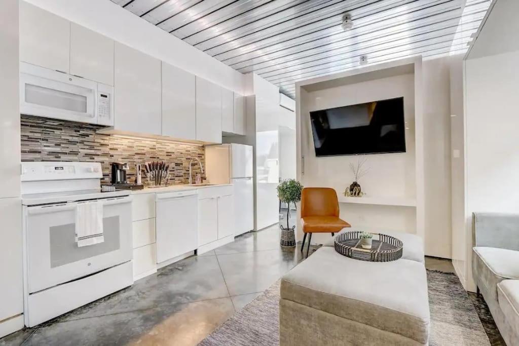 Kcm Mikros Smart Apartments 2 Cleveland Bagian luar foto