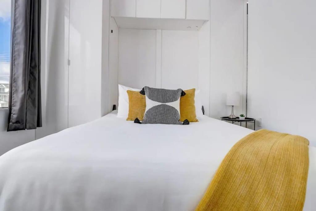Kcm Mikros Smart Apartments 2 Cleveland Bagian luar foto
