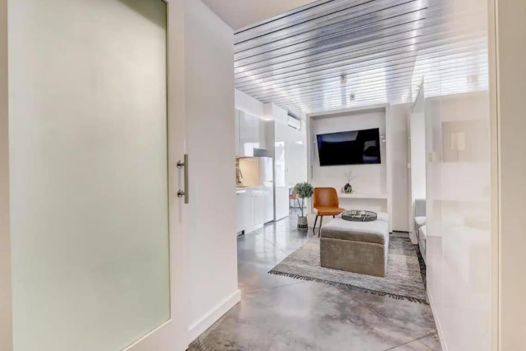 Kcm Mikros Smart Apartments 2 Cleveland Bagian luar foto
